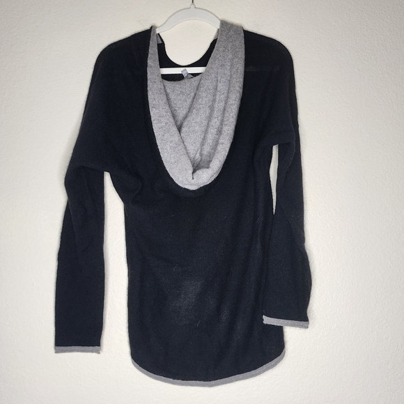Neiman Marcus 100% Cashmere Sweater Hoodie M - Picture 3 of 4